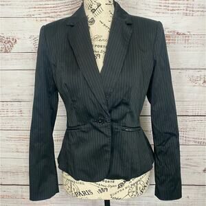 White House Black Market career business pin striped size 2 blazer jacket